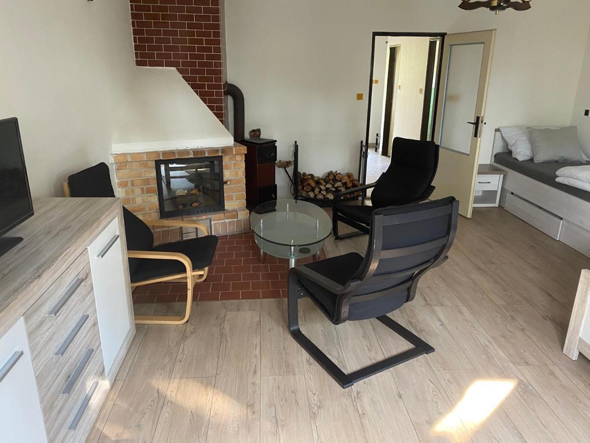 Apartman Pod Mandloni Starovice ภายนอก รูปภาพ